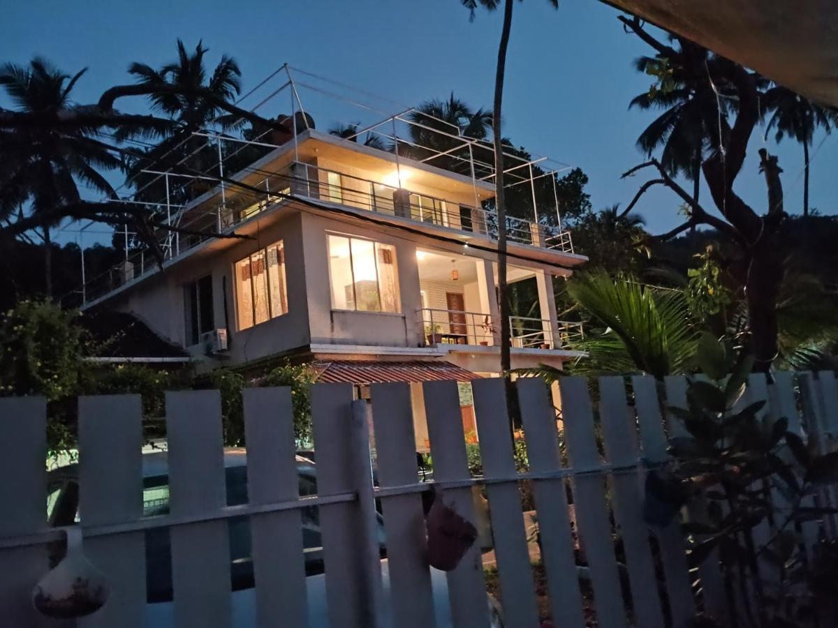 Gs Home On The Bay - Super Sea View Glass Studio Apartment Вагатор Экстерьер фото